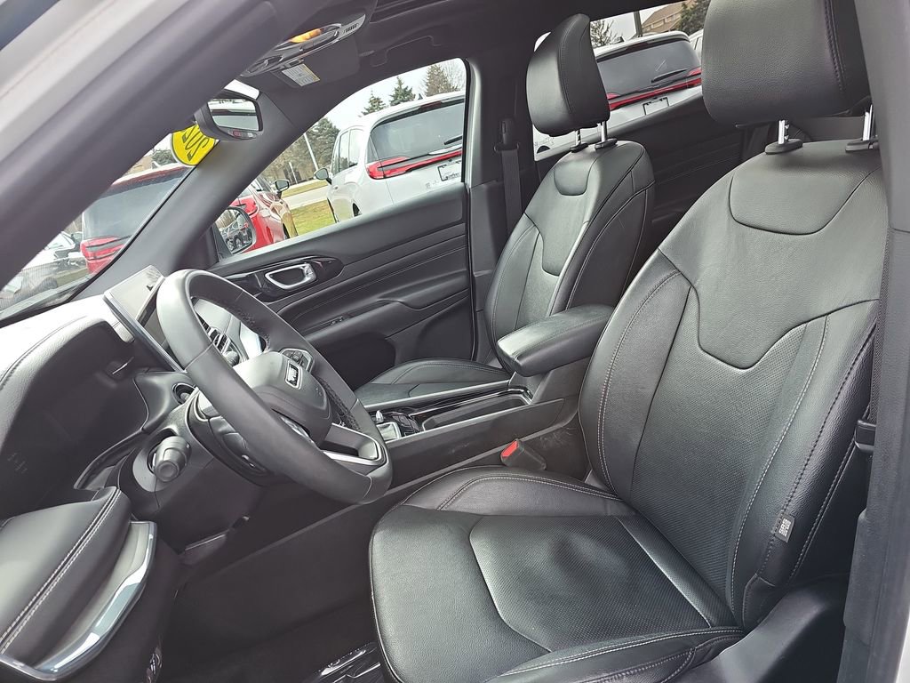 Used 2023 Jeep Compass High Altitude image 2