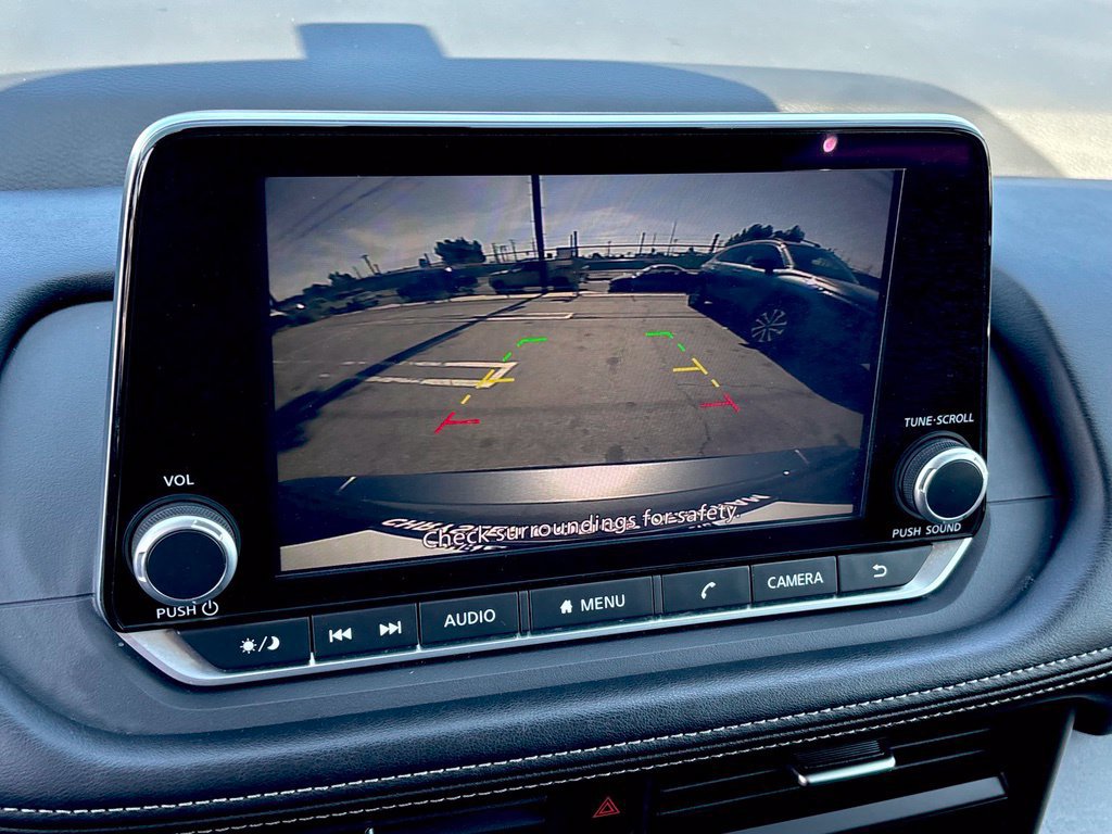 Used 2025 Nissan Rogue SV FWD image 18