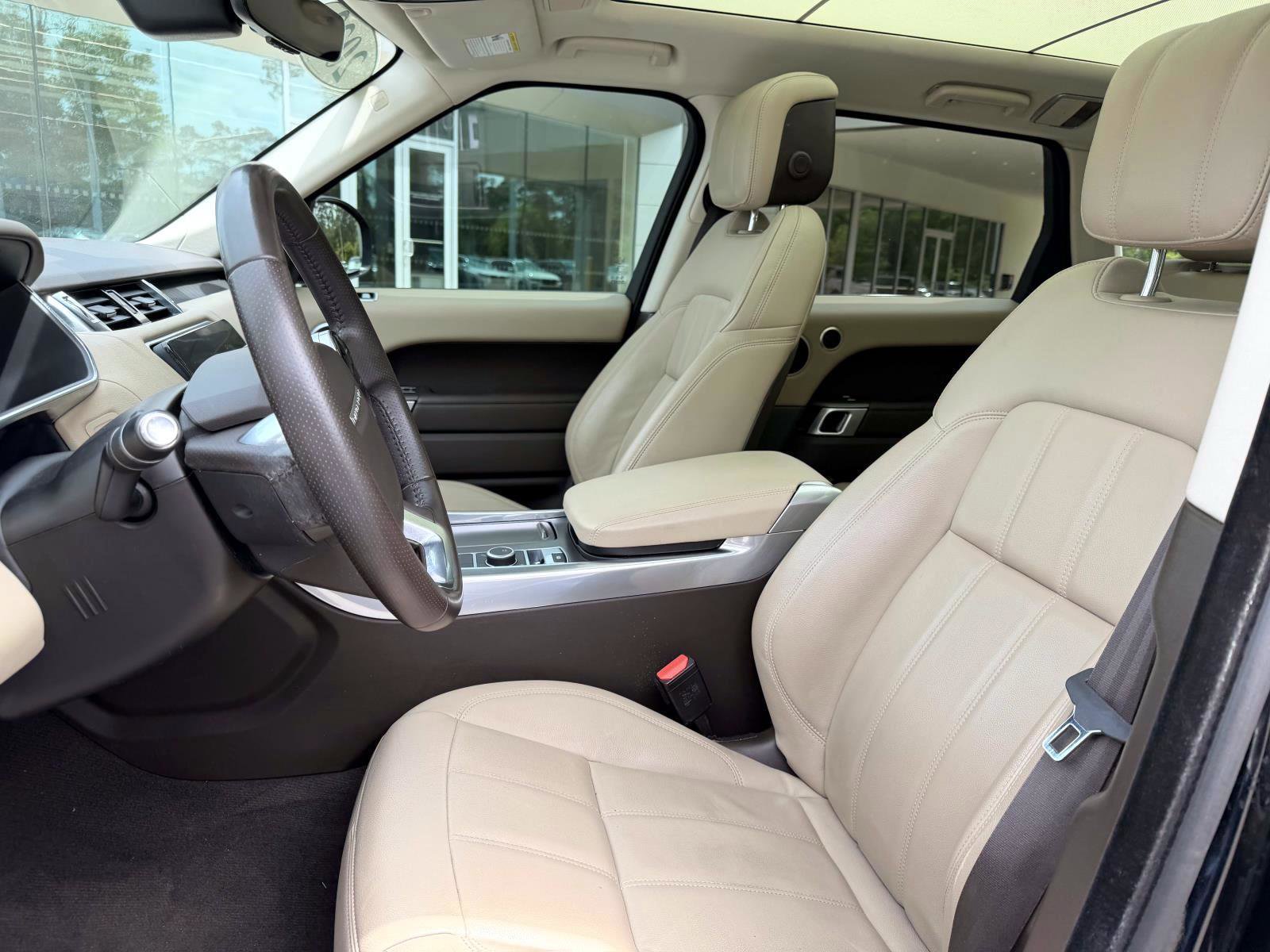 Used 2022 Land Rover Range Rover Sport SE image 12