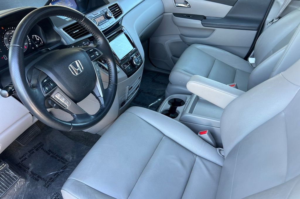 Used 2014 Honda Odyssey Touring Elite image 9