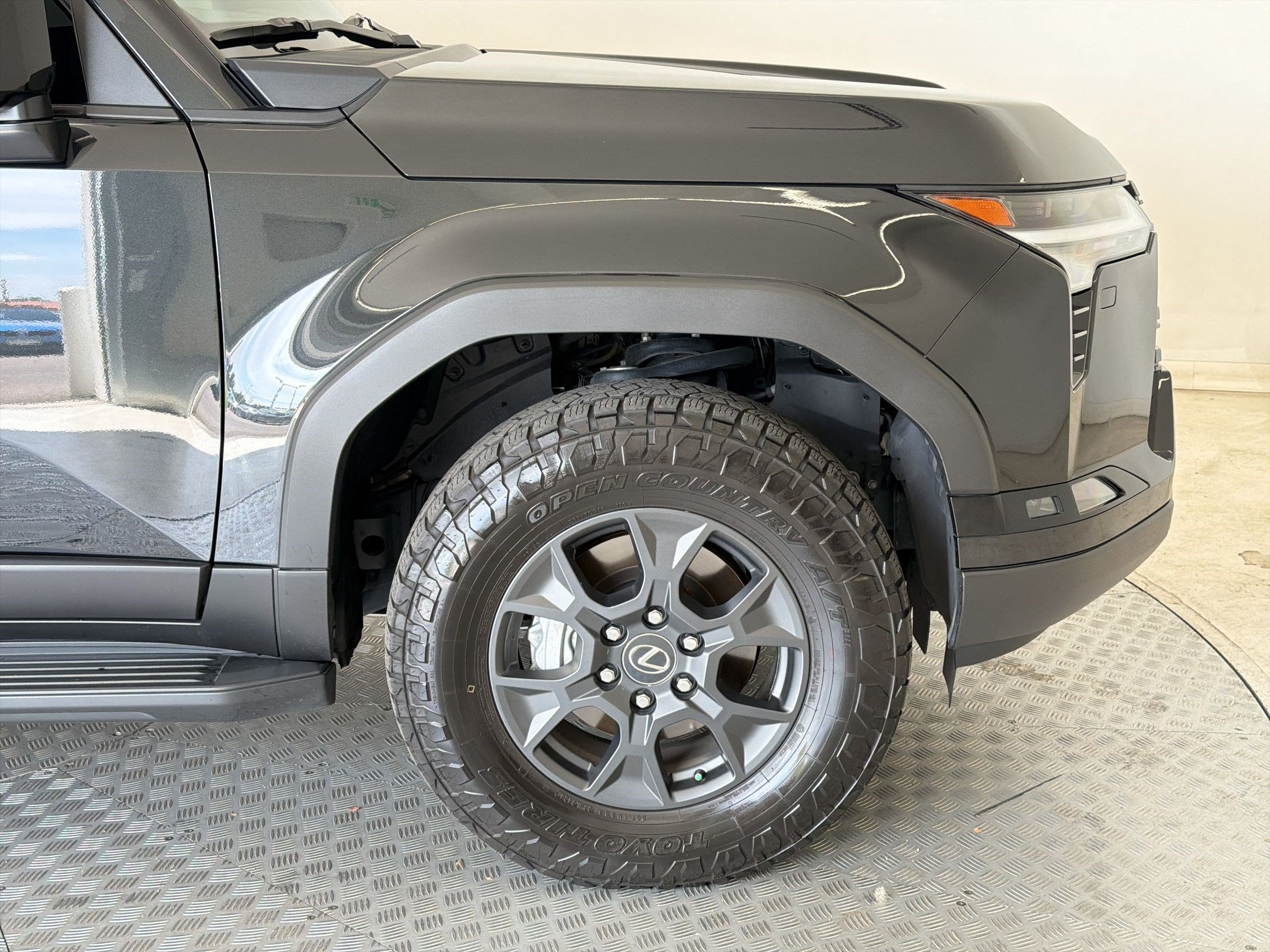 Used 2024 Lexus GX 550 AWD/4WD image 12