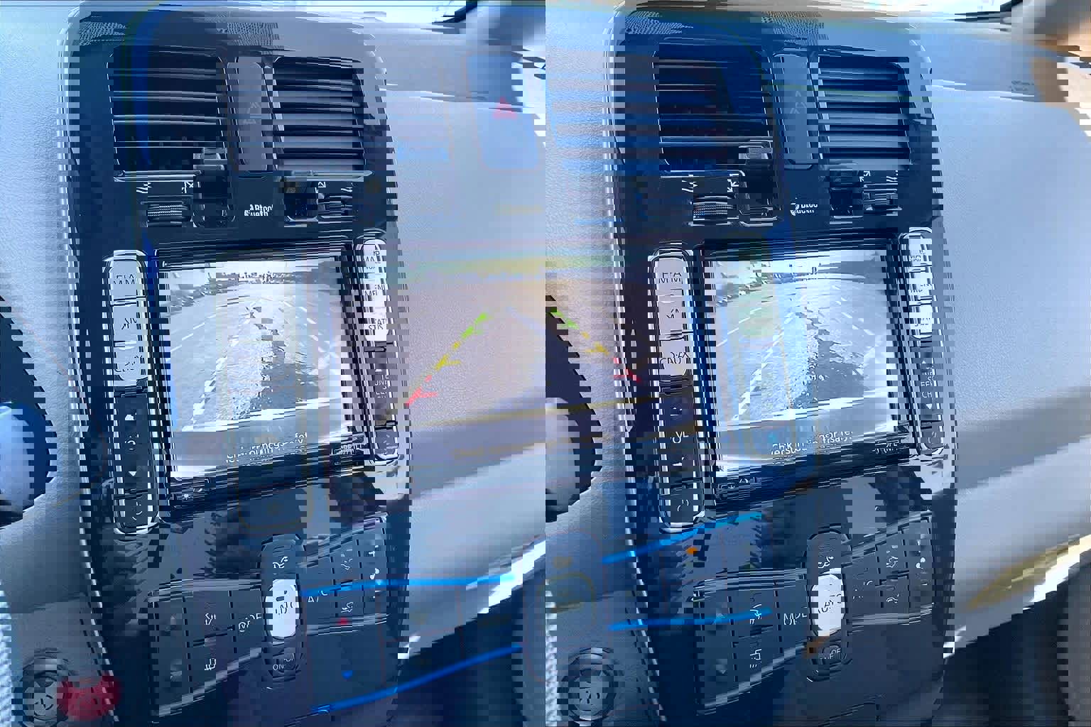 Used 2011 Nissan Leaf w/ Protection Pkg image 26