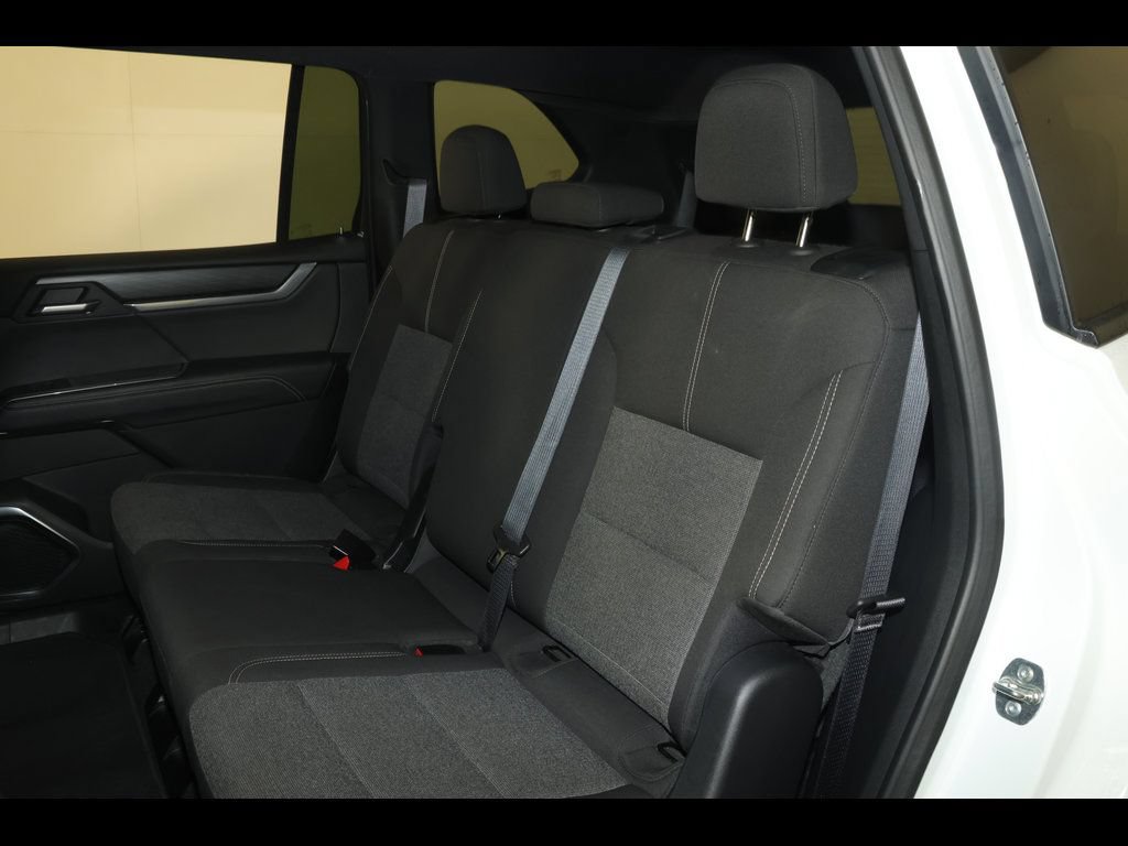 Used 2025 GMC Acadia Elevation FWD image 30