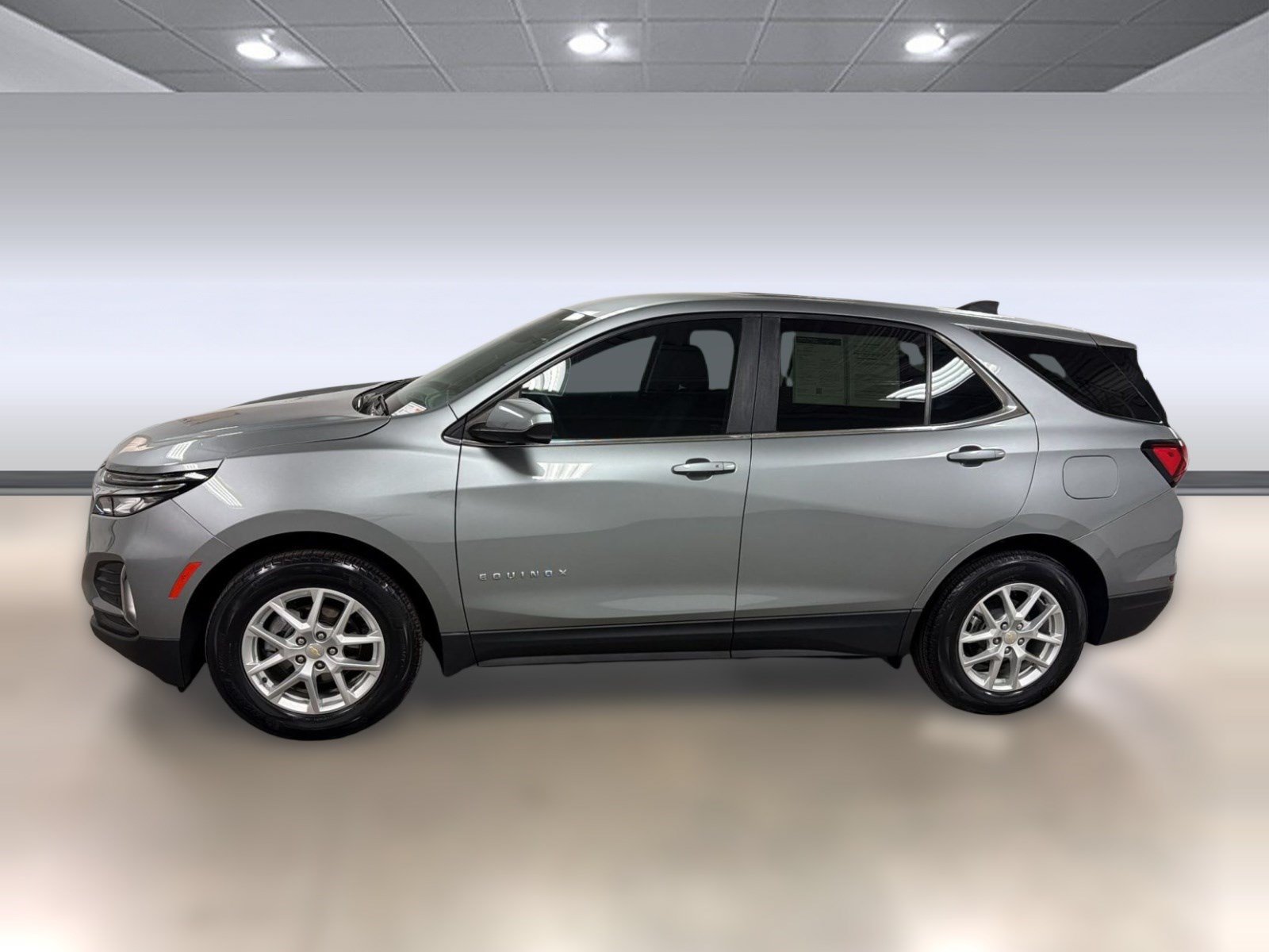 Used 2023 Chevrolet Equinox LT FWD image 2