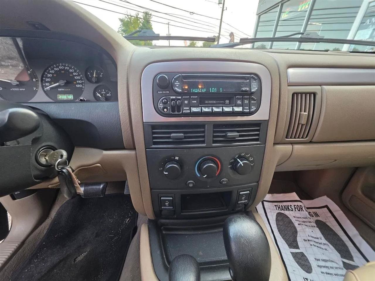 Used 2004 Jeep Grand Cherokee Laredo AWD/4WD image 15