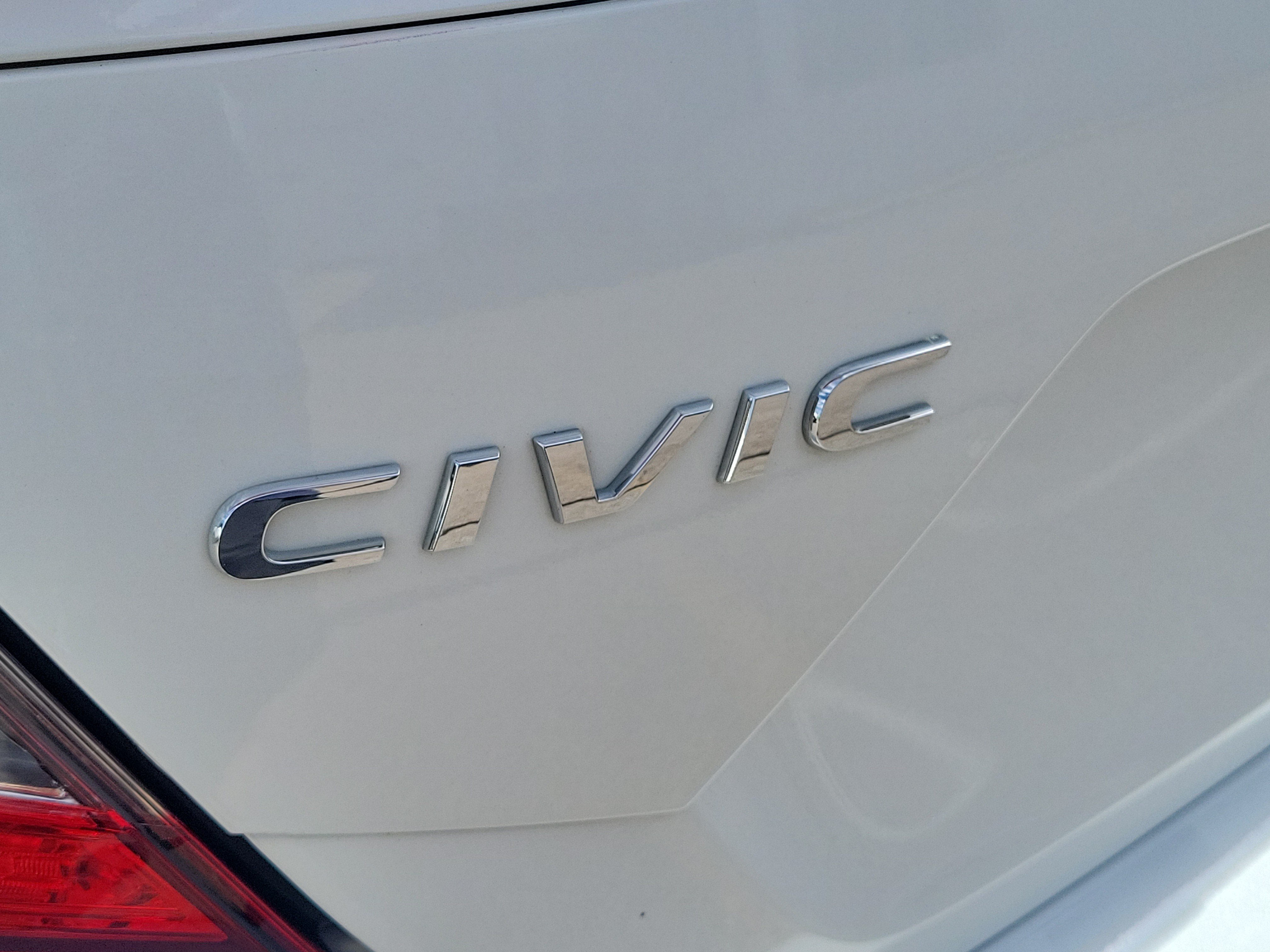 Used 2018 Honda Civic EX image 6