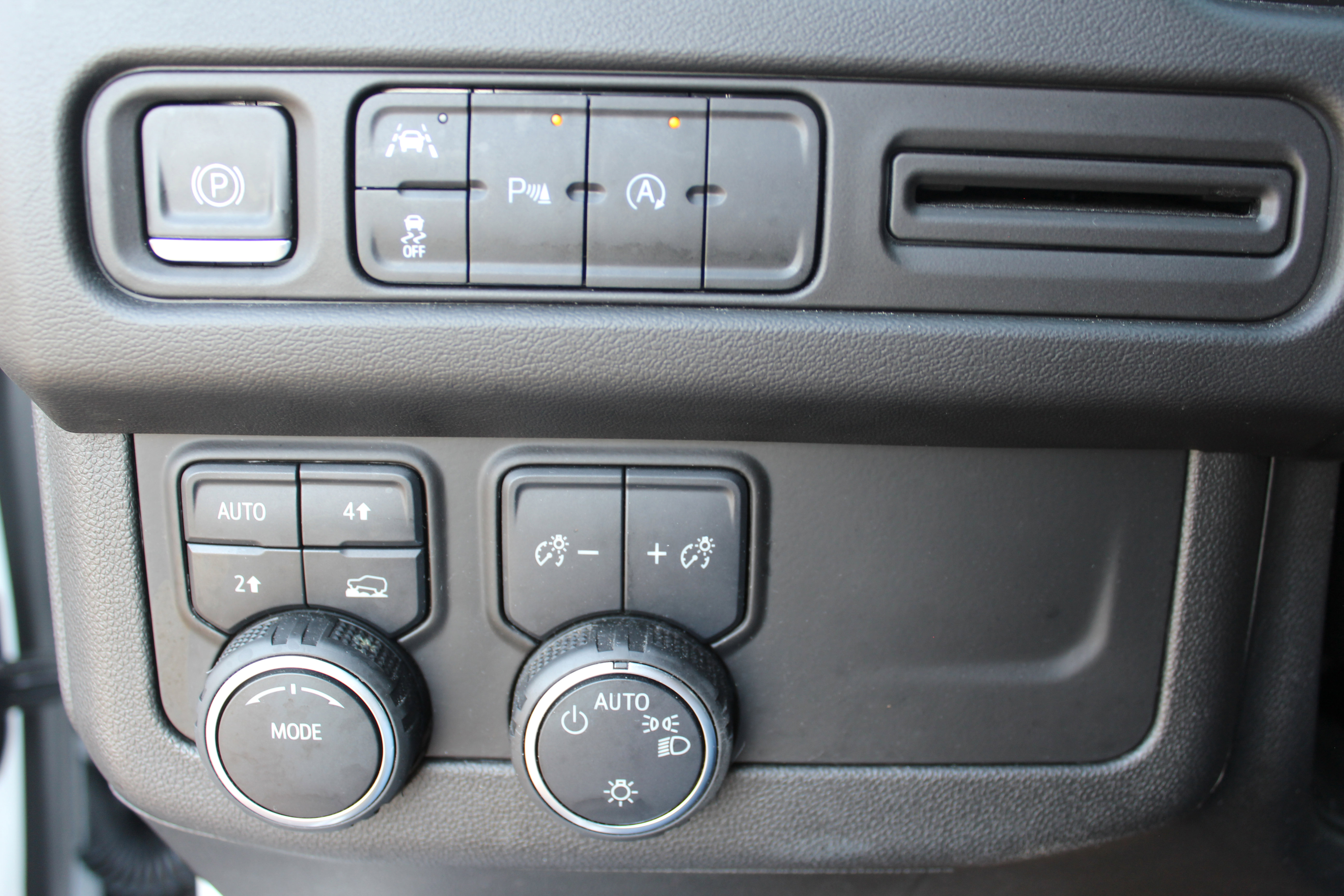 Used 2023 Chevrolet Suburban LT image 26