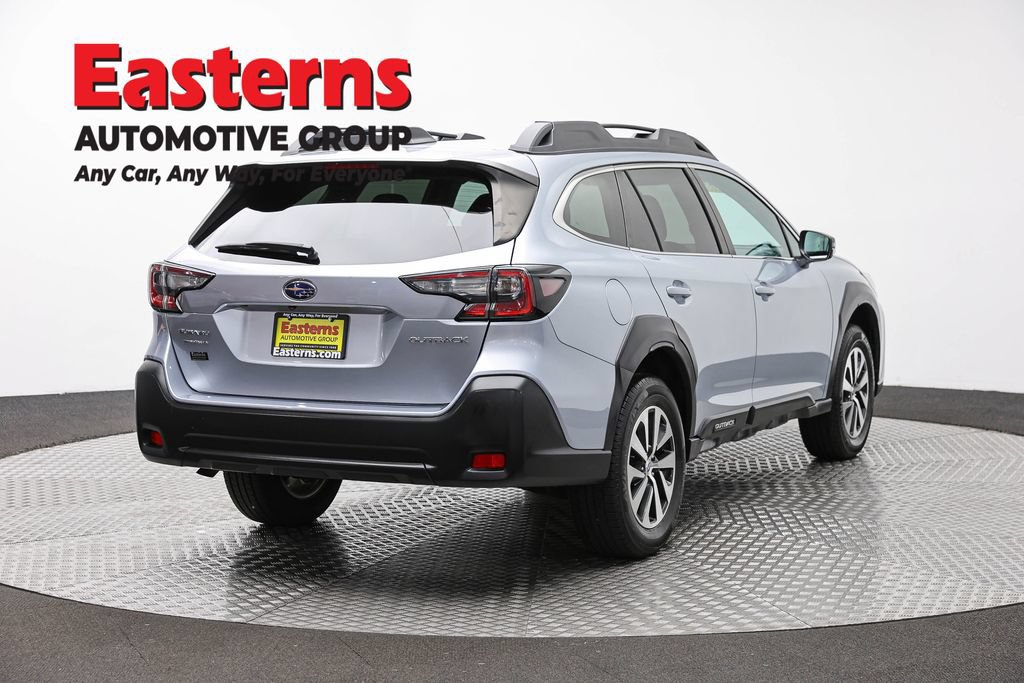 Used 2023 Subaru Outback Premium AWD/4WD image 5