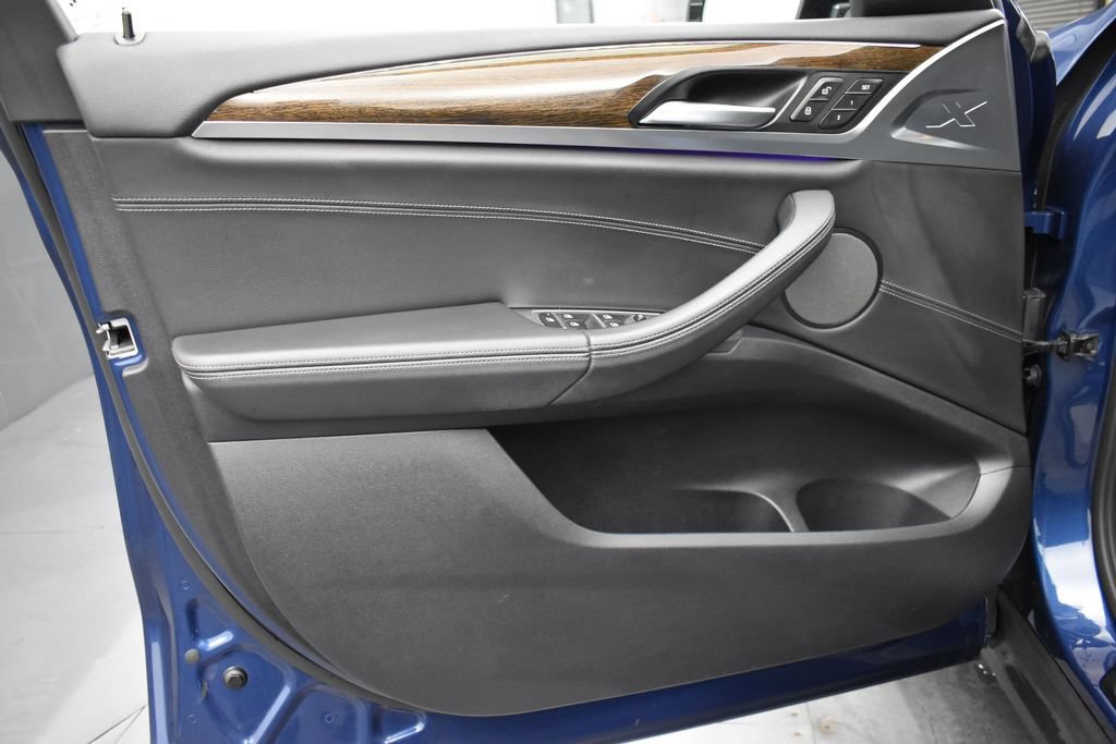 Used 2019 BMW X4 xDrive30i w/ Premium Package AWD/4WD image 5