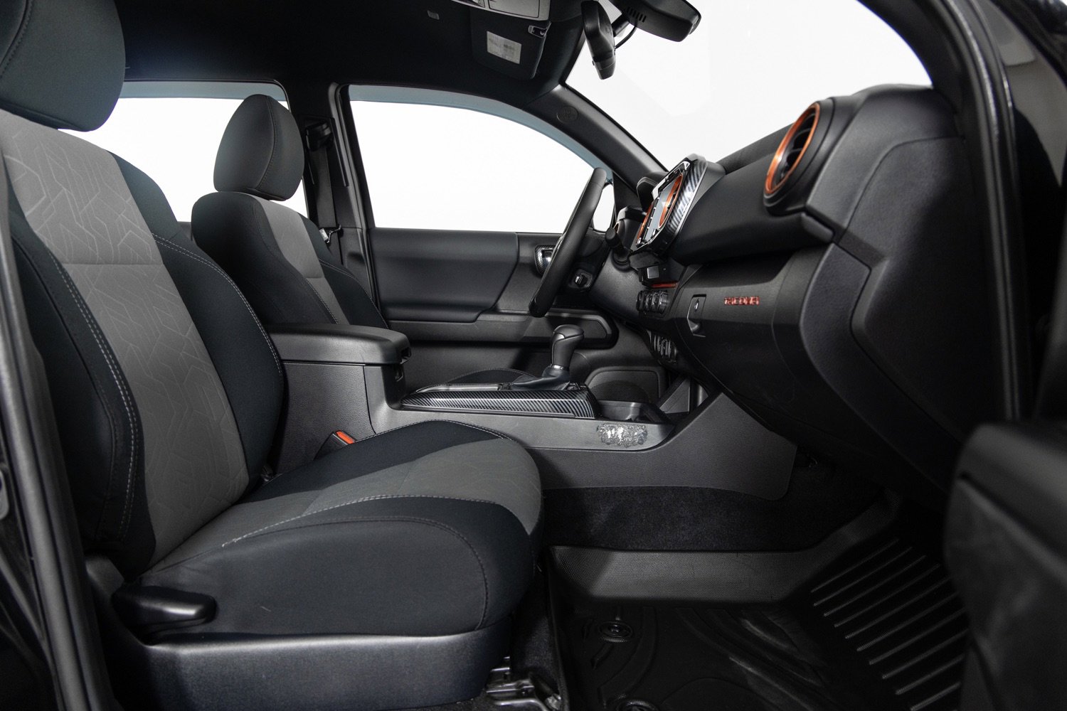 Used 2022 Toyota Tacoma TRD Sport w/ Technology Package image 26