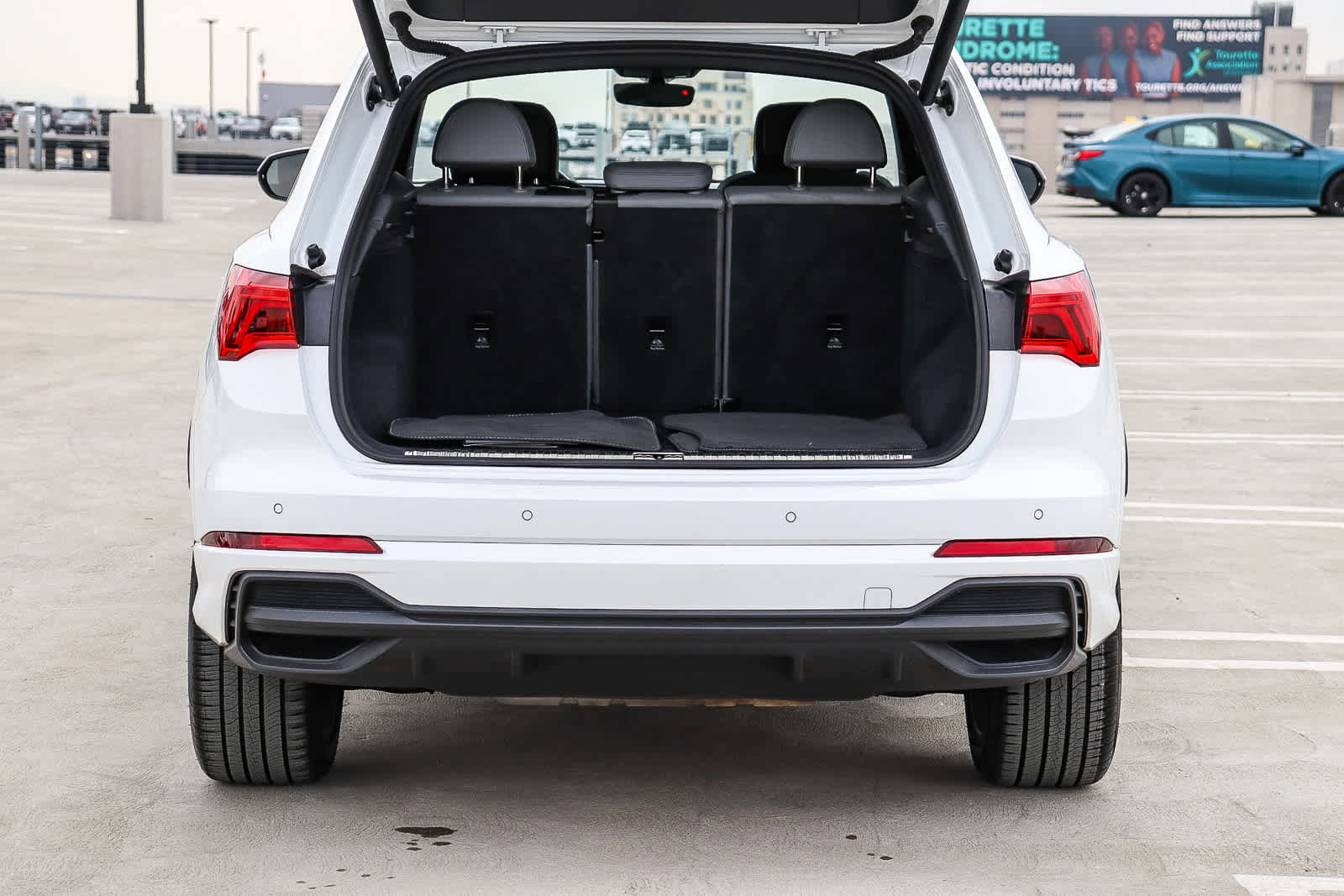 New 2023 Audi Q3 2.0T Premium w/ Black Optic Sport Package image 38