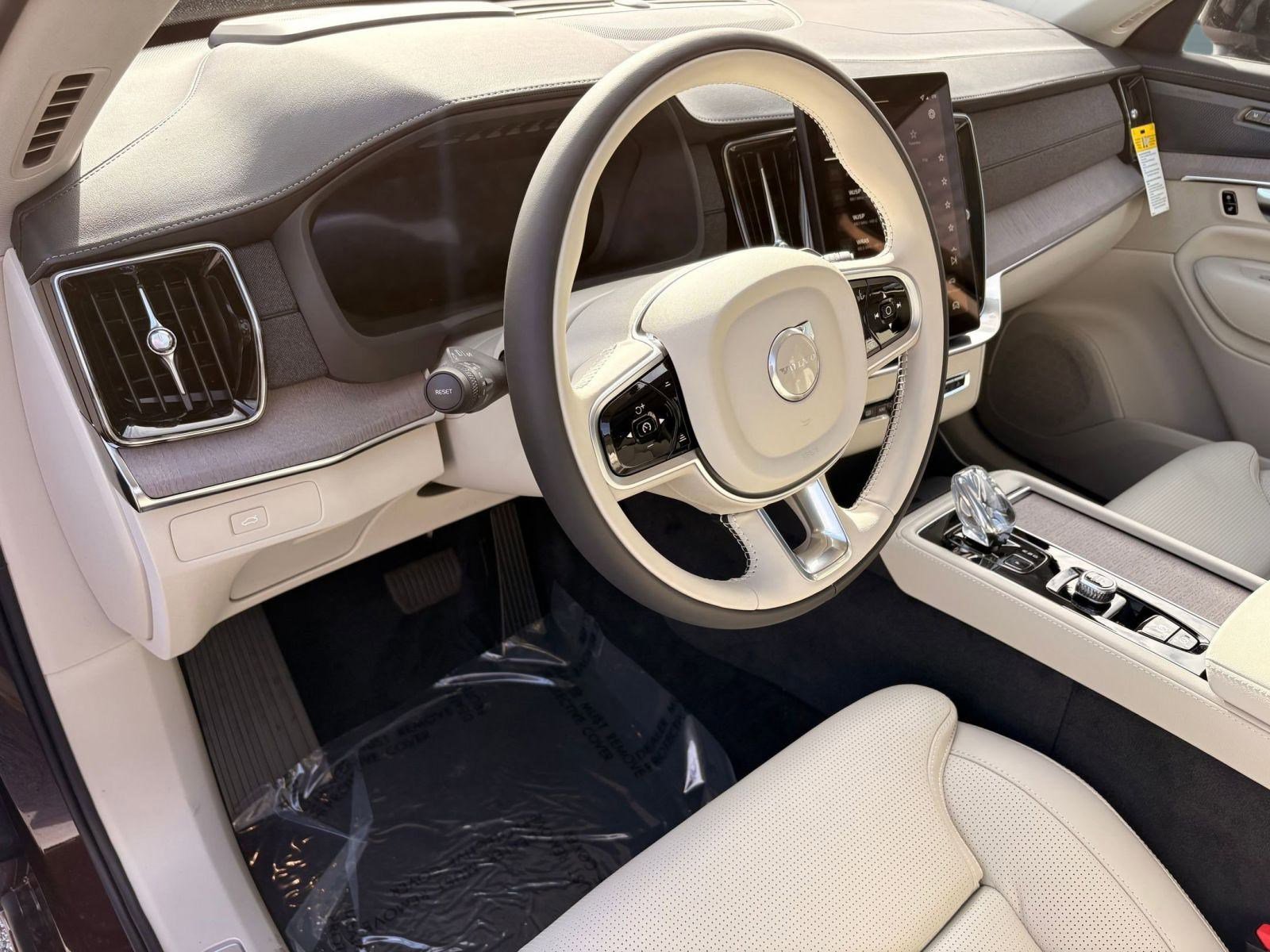 New 2026 Volvo XC90 B6 Ultra w/ Protection Package AWD/4WD image 4