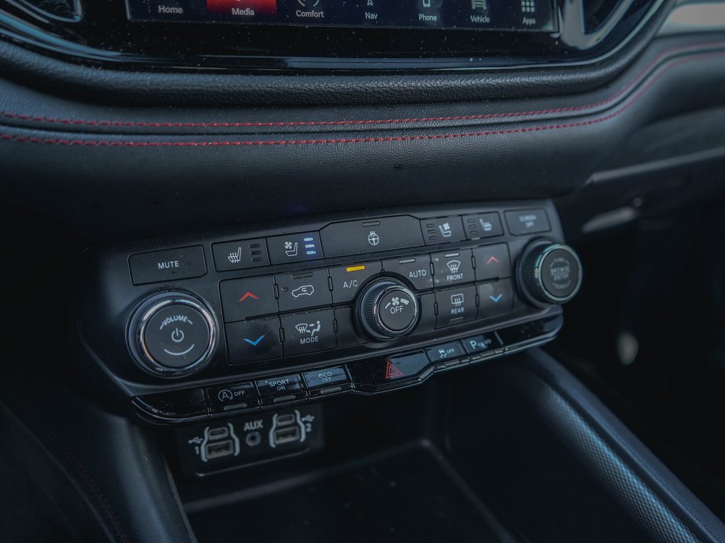 Used 2024 Dodge Durango GT image 12