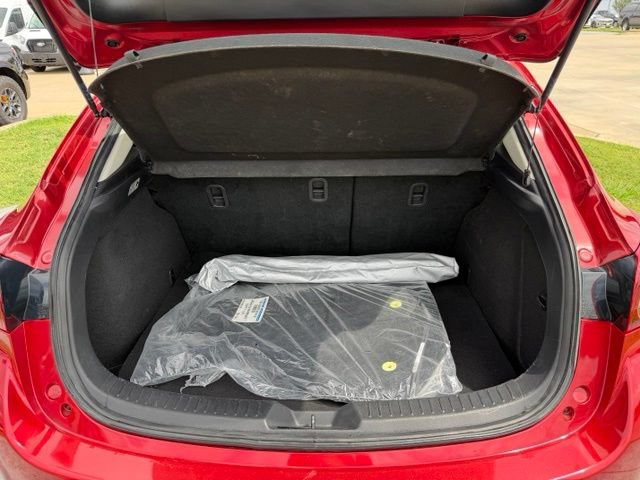 Used 2016 MAZDA MAZDA3 i Touring w/ Popular Equipment Package FWD image 7