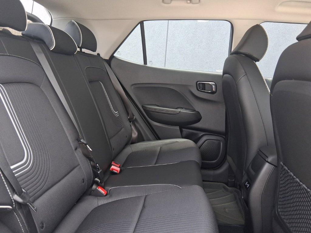 New 2025 Hyundai Venue Limited image 12
