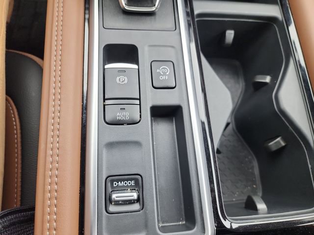 Used 2024 Nissan Pathfinder Platinum w/ Cargo Package image 28