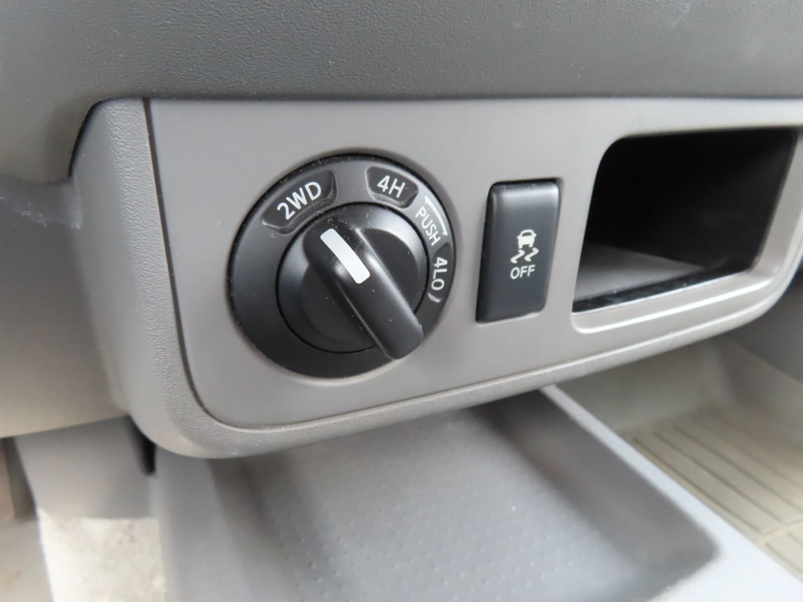 Used 2016 Nissan Frontier SV AWD/4WD image 24