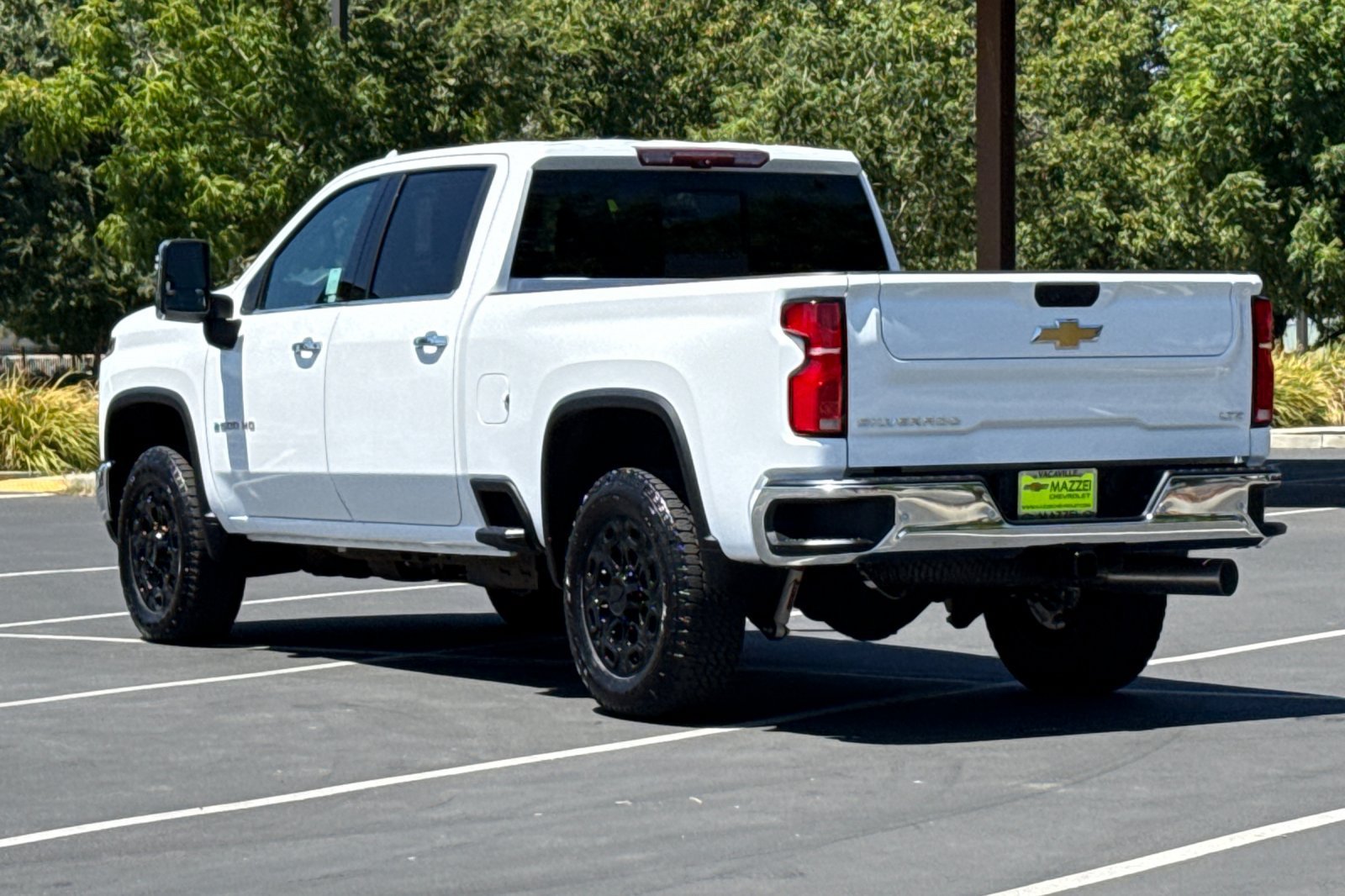 Used 2025 Chevrolet Silverado 2500 LTZ w/ LTZ Plus Package AWD/4WD image 3