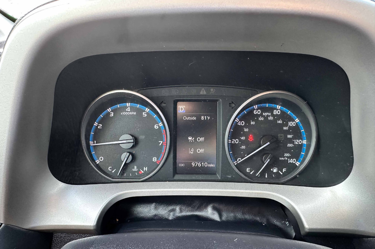 Used 2018 Toyota RAV4 LE w/ All Weather Liner Package image 19