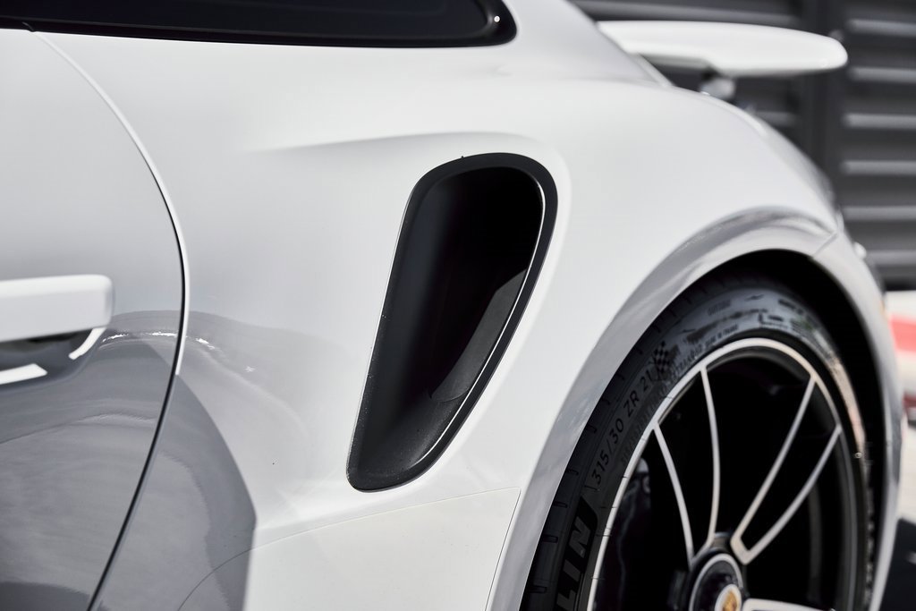 Used 2021 Porsche 911 Turbo S image 9