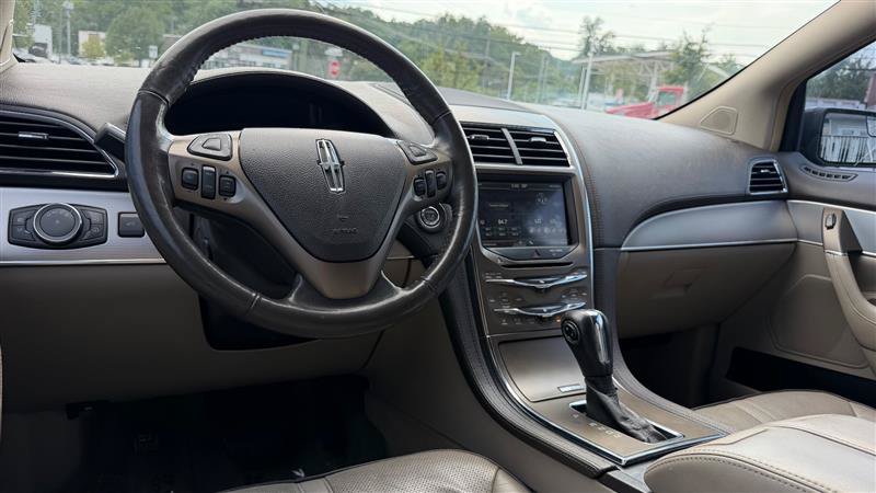 Used 2011 Lincoln MKX 2WD w/ 101A Rapid Spec Order Code image 26