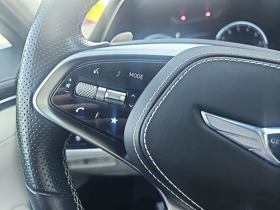 Used 2022 Genesis GV70 3.5T Sport w/ Sport Prestige Package AWD/4WD image 23