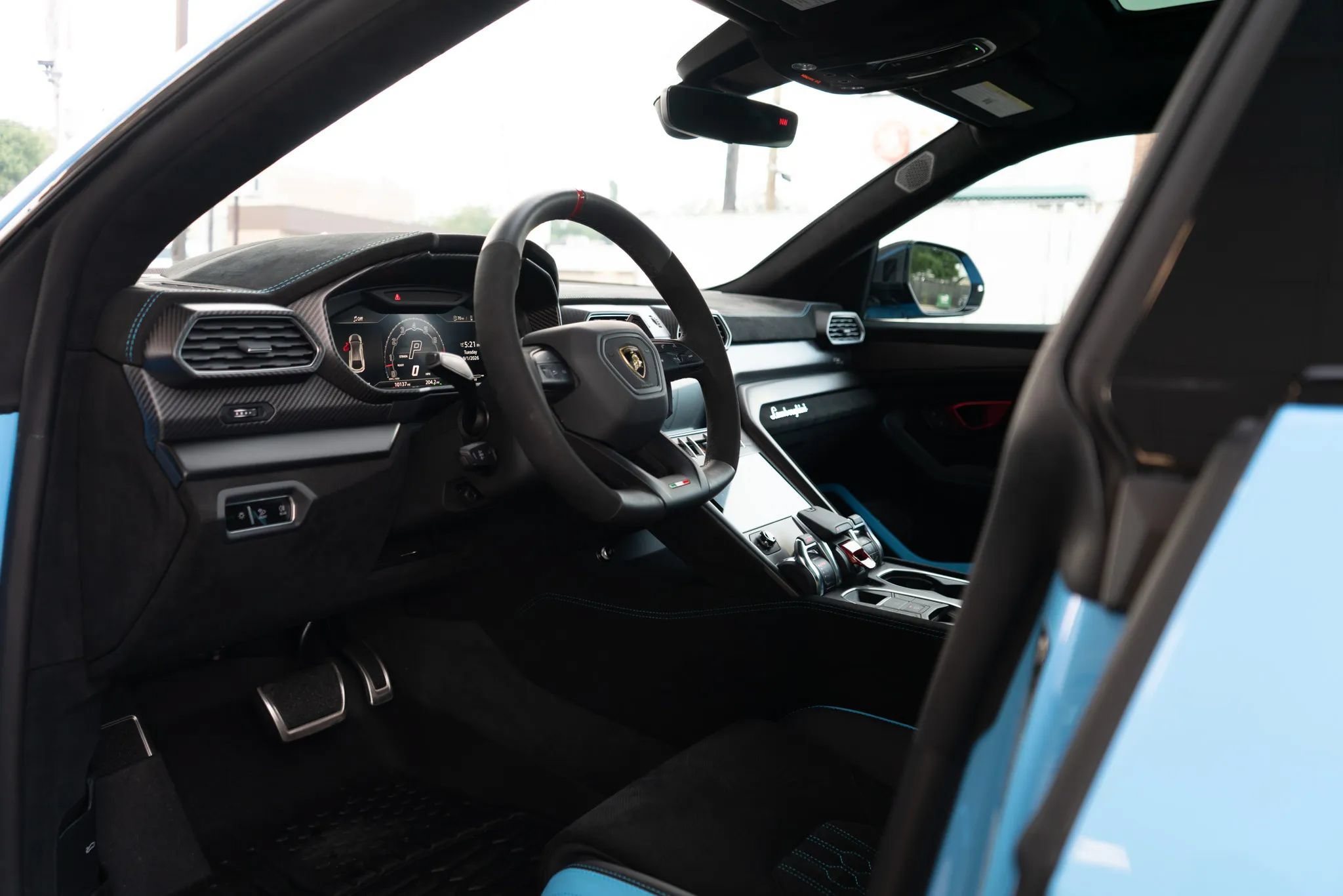 Used 2024 Lamborghini Urus Performante AWD/4WD image 16