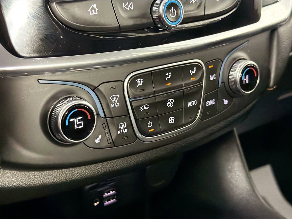 Used 2020 Chevrolet Traverse RS image 16