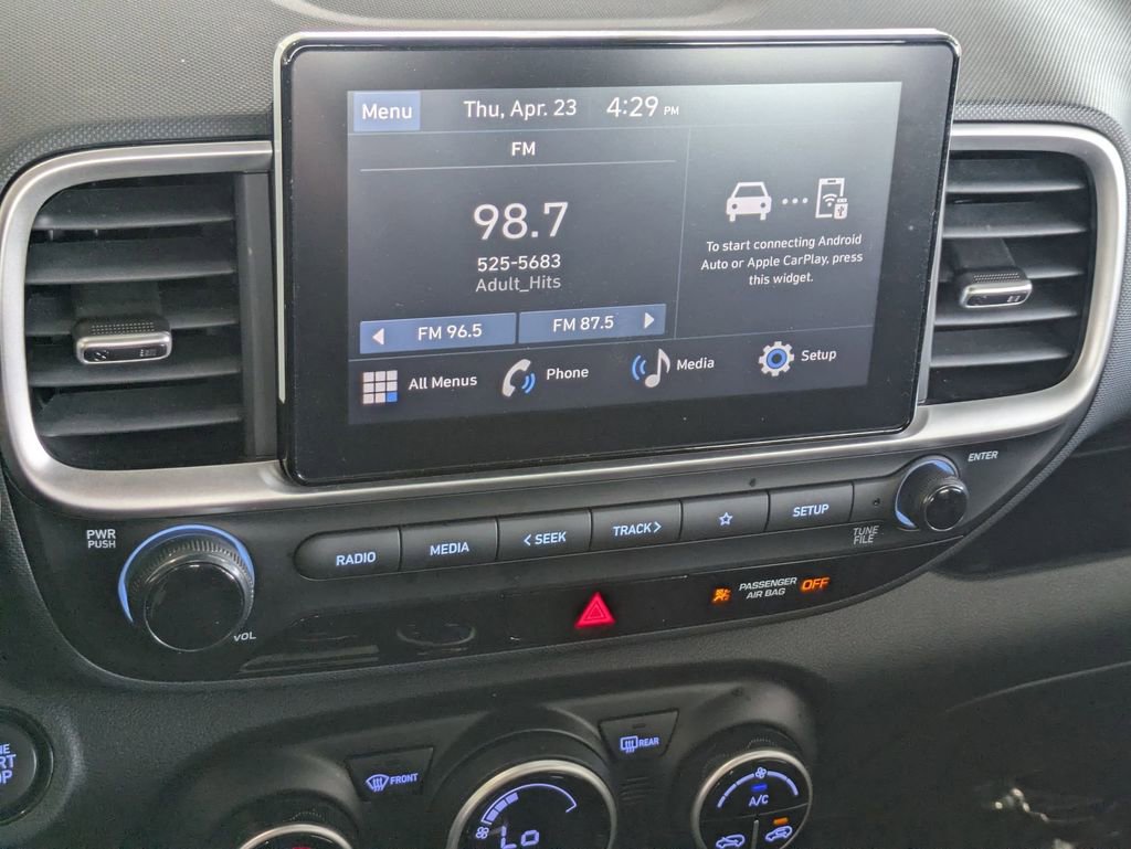 Used 2025 Hyundai Venue SEL FWD image 18
