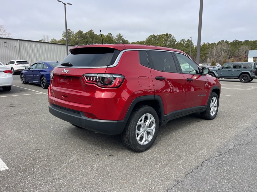 Used 2024 Jeep Compass Sport image 5