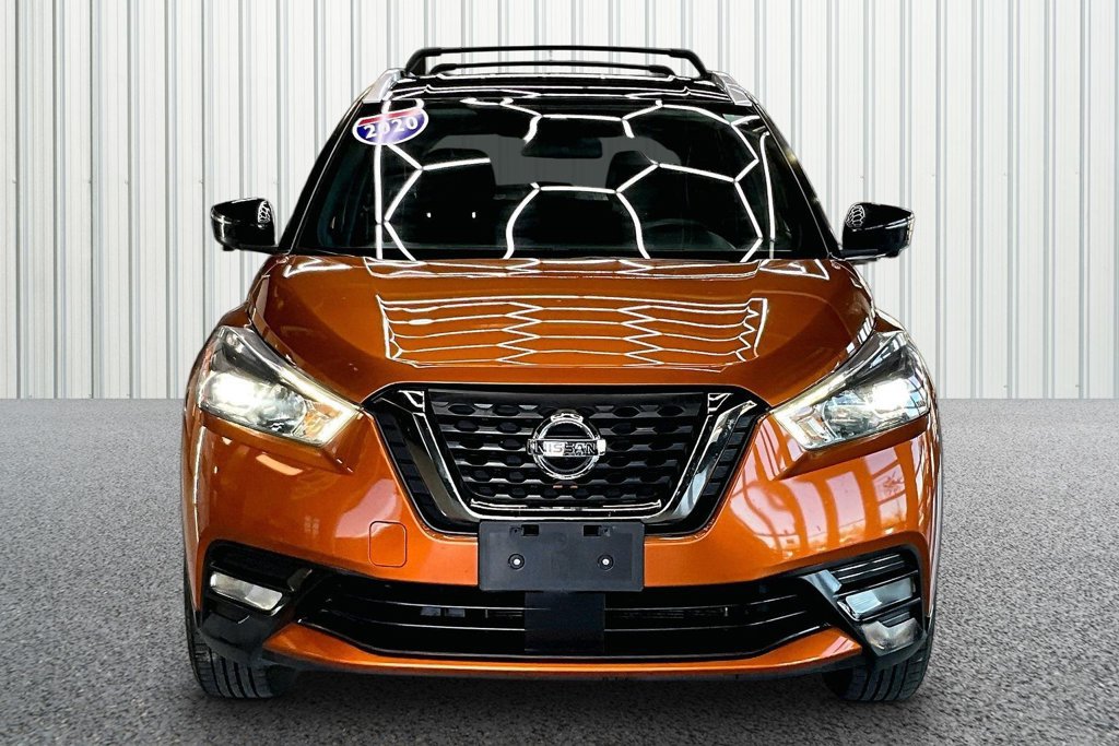 Used 2020 Nissan Kicks SR w/ Exterior Package FWD image 2