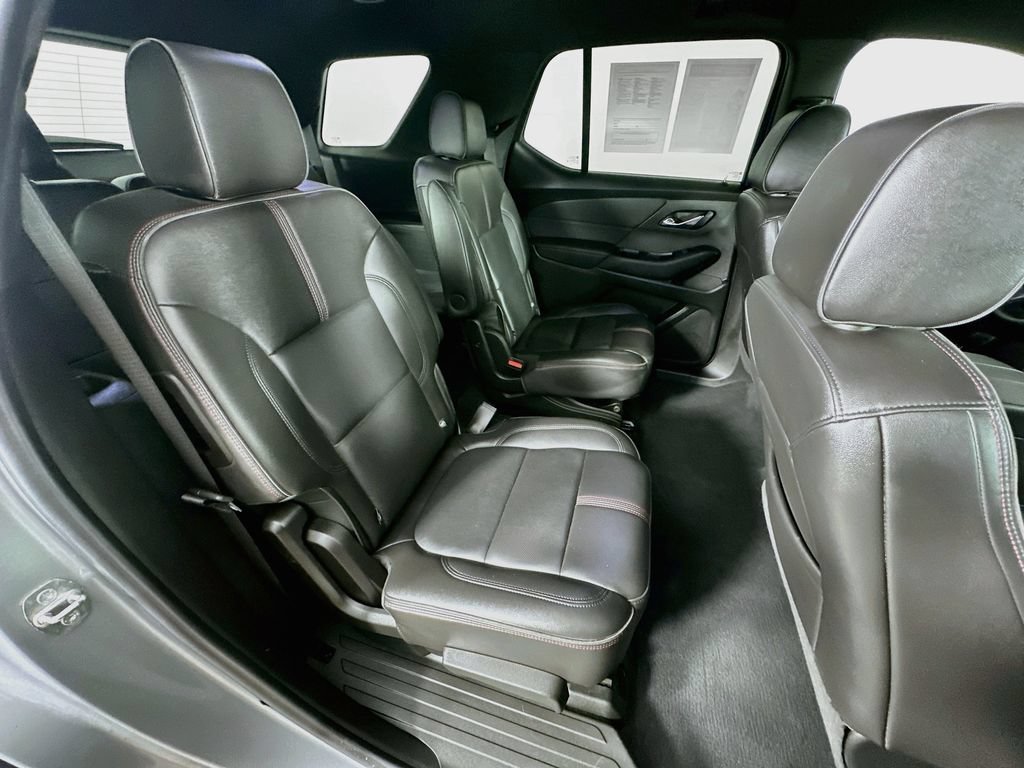 Used 2023 Chevrolet Traverse RS FWD image 36