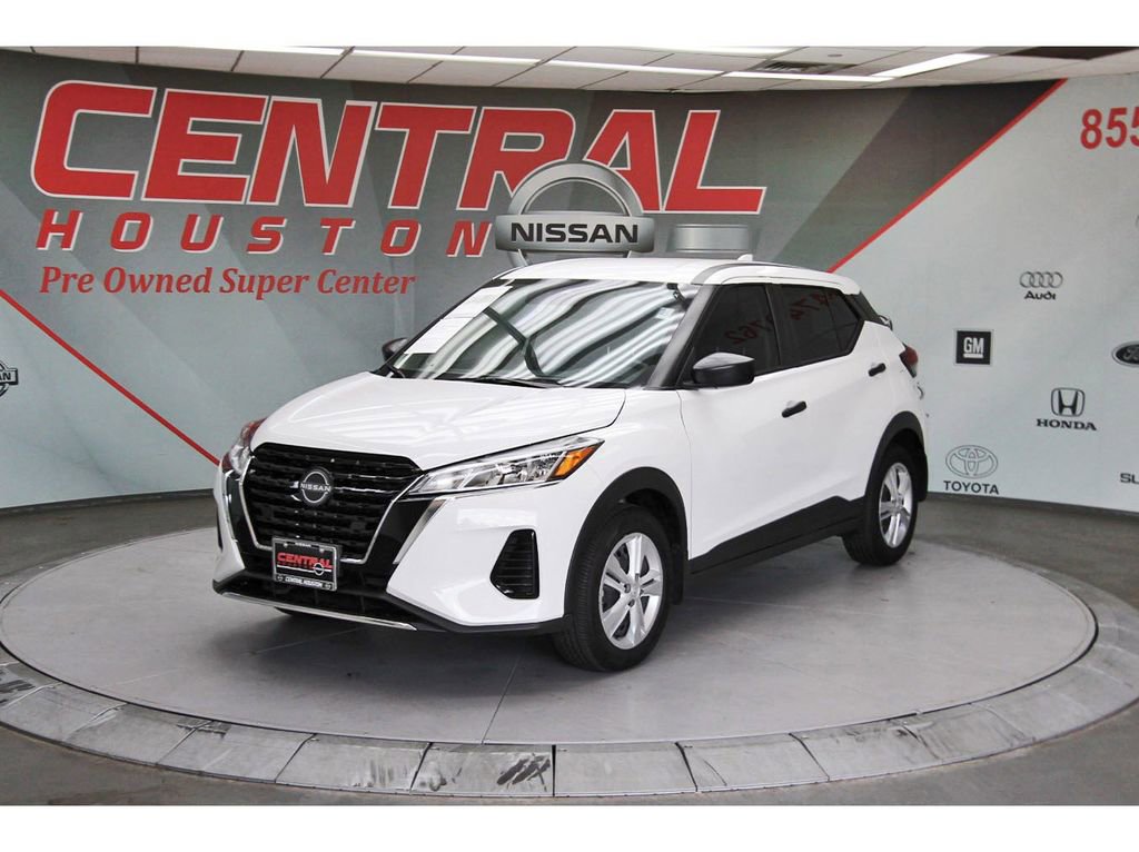 Used 2025 Nissan Kicks Play S FWD image 2