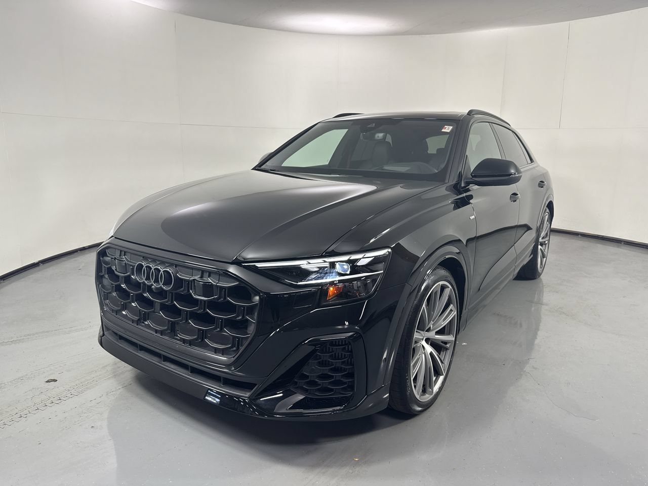 Used 2026 Audi Q8 Prestige w/ Prestige Package AWD/4WD image 32