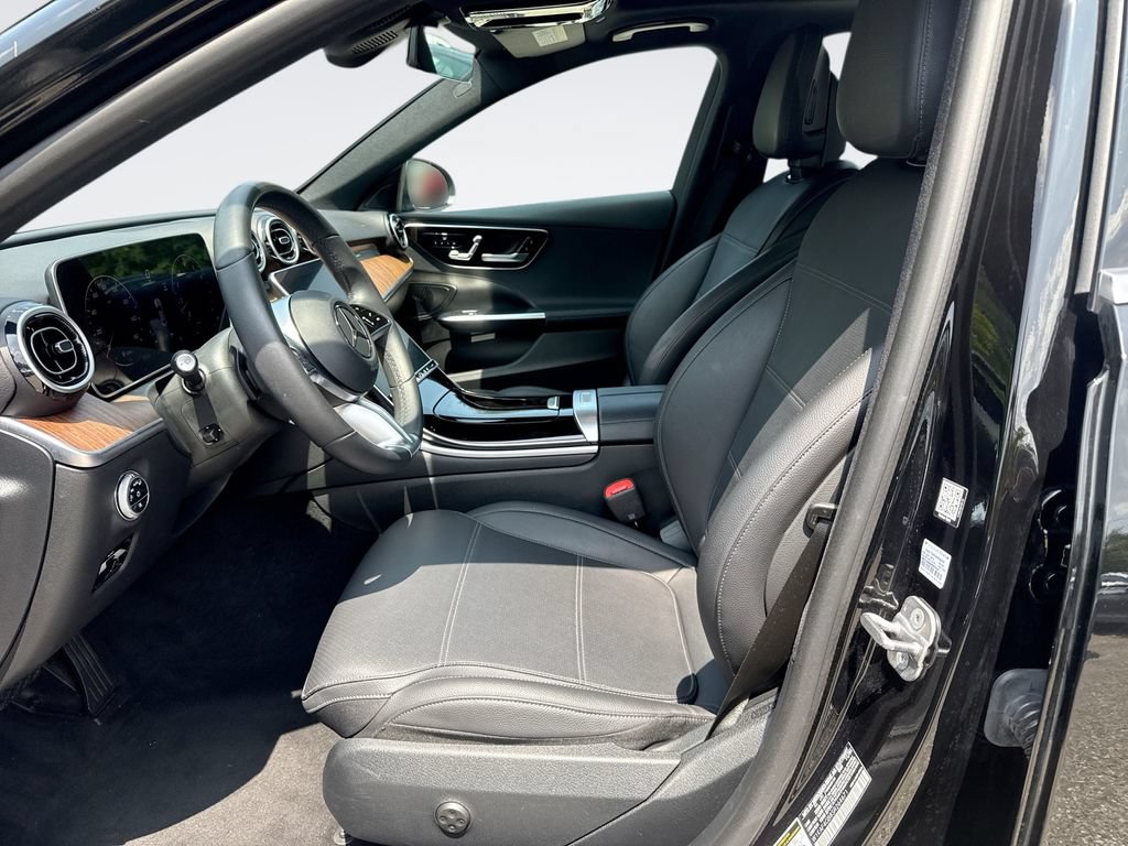 Used 2025 Mercedes-Benz C 300 Sedan image 13