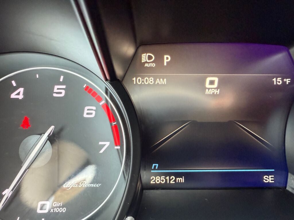 Used 2020 Alfa Romeo Giulia AWD image 14
