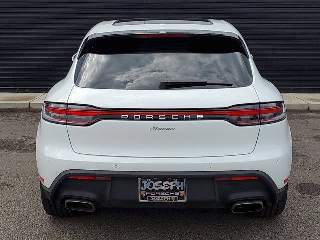 Used 2025 Porsche Macan image 6