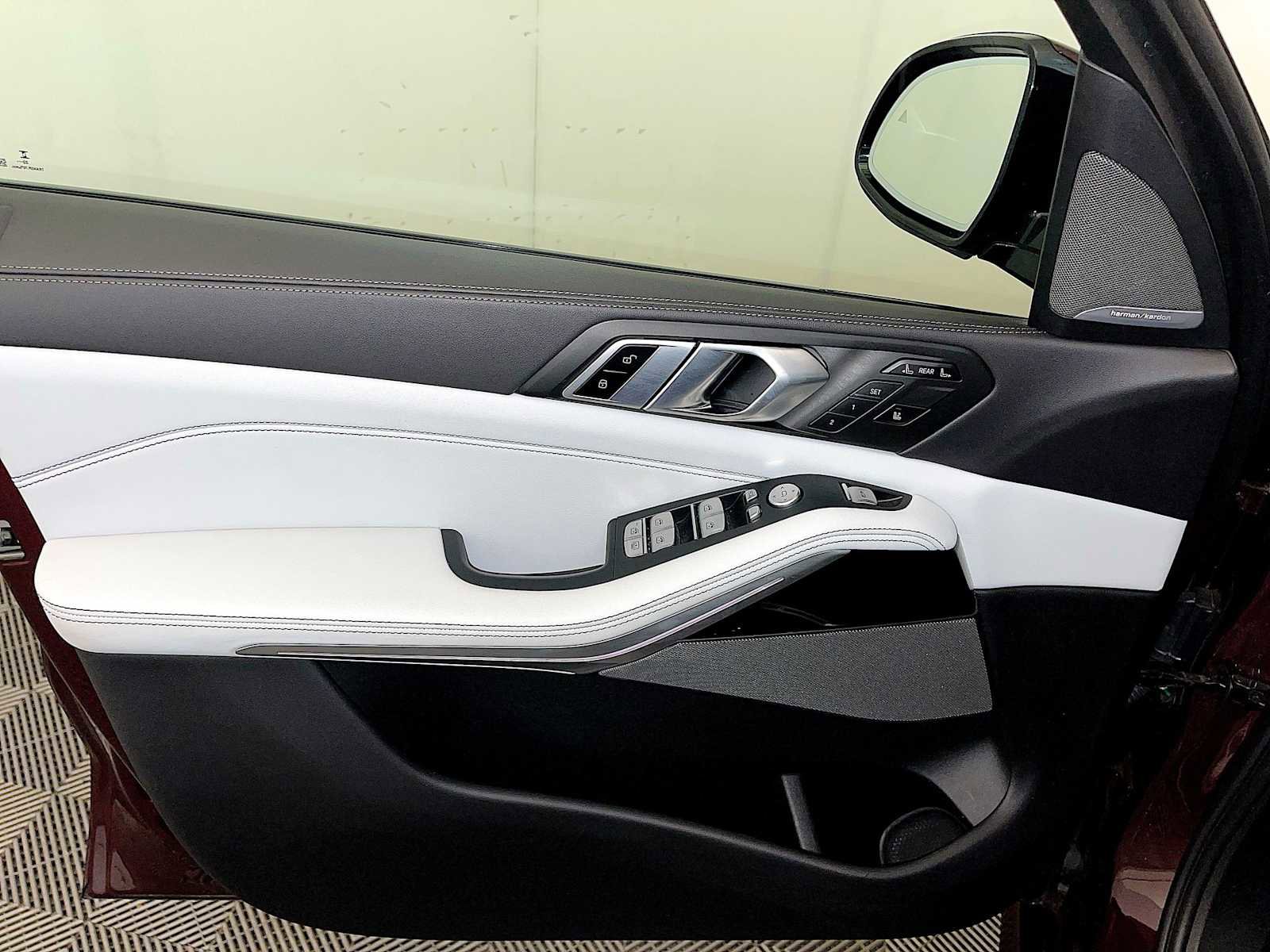 Certified 2023 BMW X7 xDrive40i w/ M Sport Package image 10