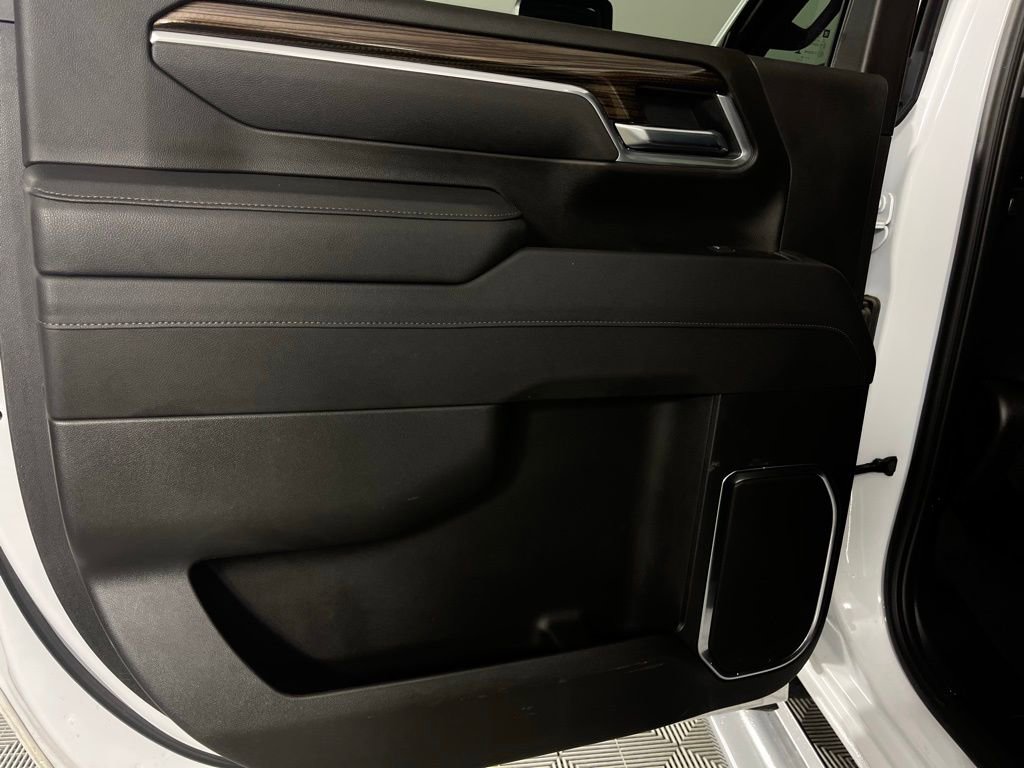 Used 2025 Chevrolet Silverado 2500 LT w/ Convenience Package image 31