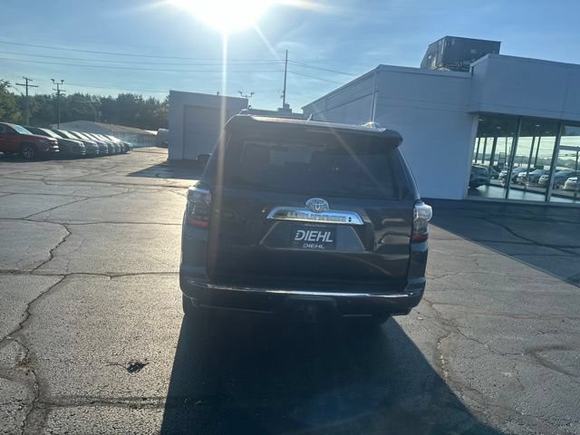 Used 2018 Toyota 4Runner Limited AWD/4WD image 6