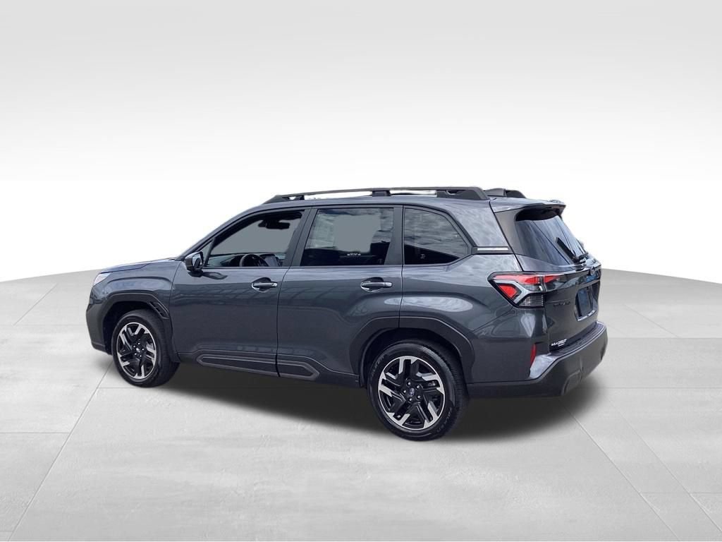 Used 2025 Subaru Forester Limited AWD/4WD image 4