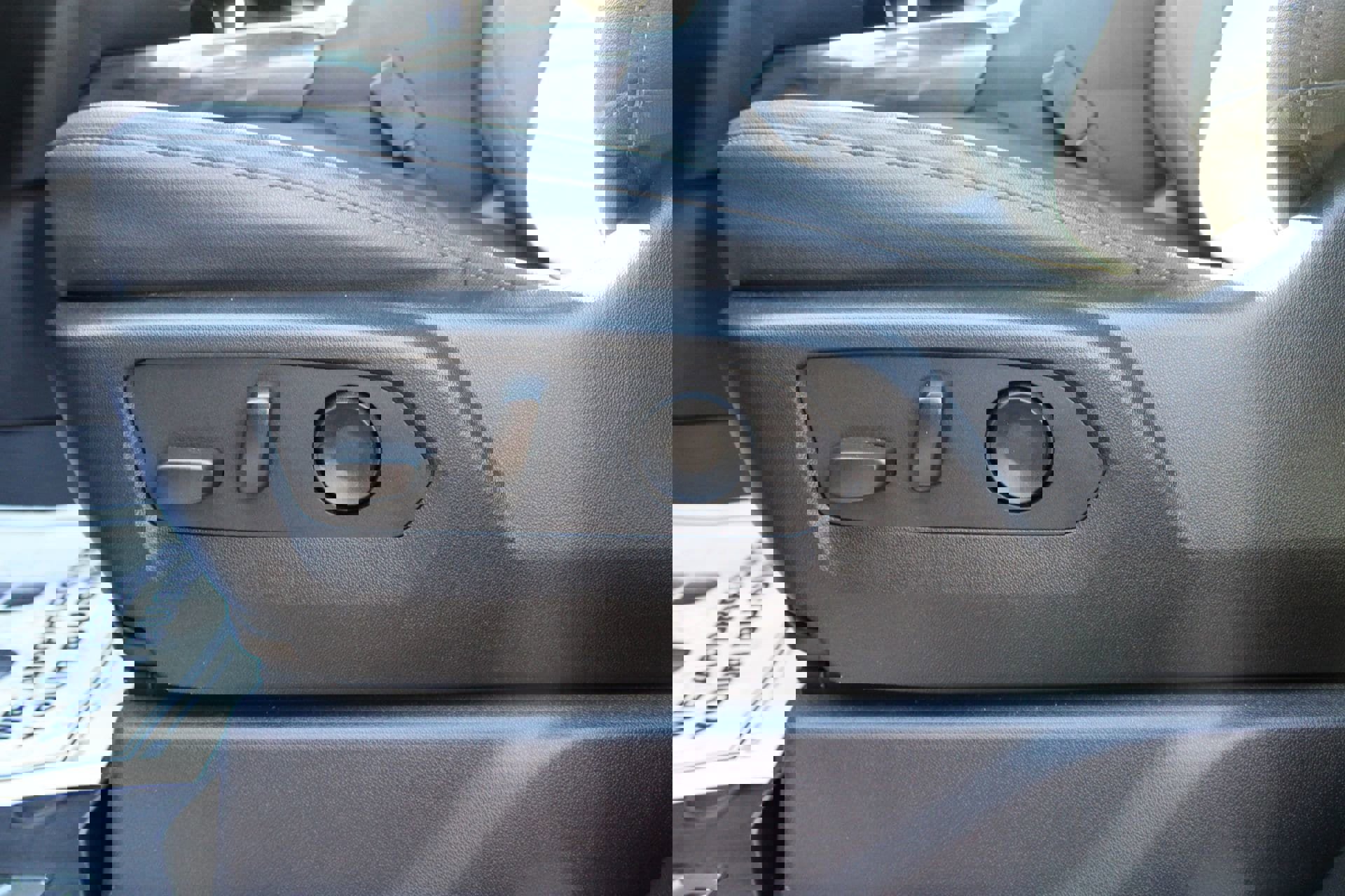 Used 2024 Chevrolet Silverado 1500 LTZ image 9