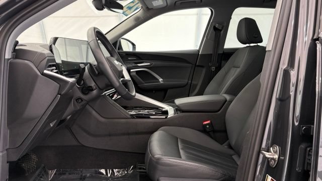 Used 2025 Audi Q5 Premium Plus AWD/4WD image 12