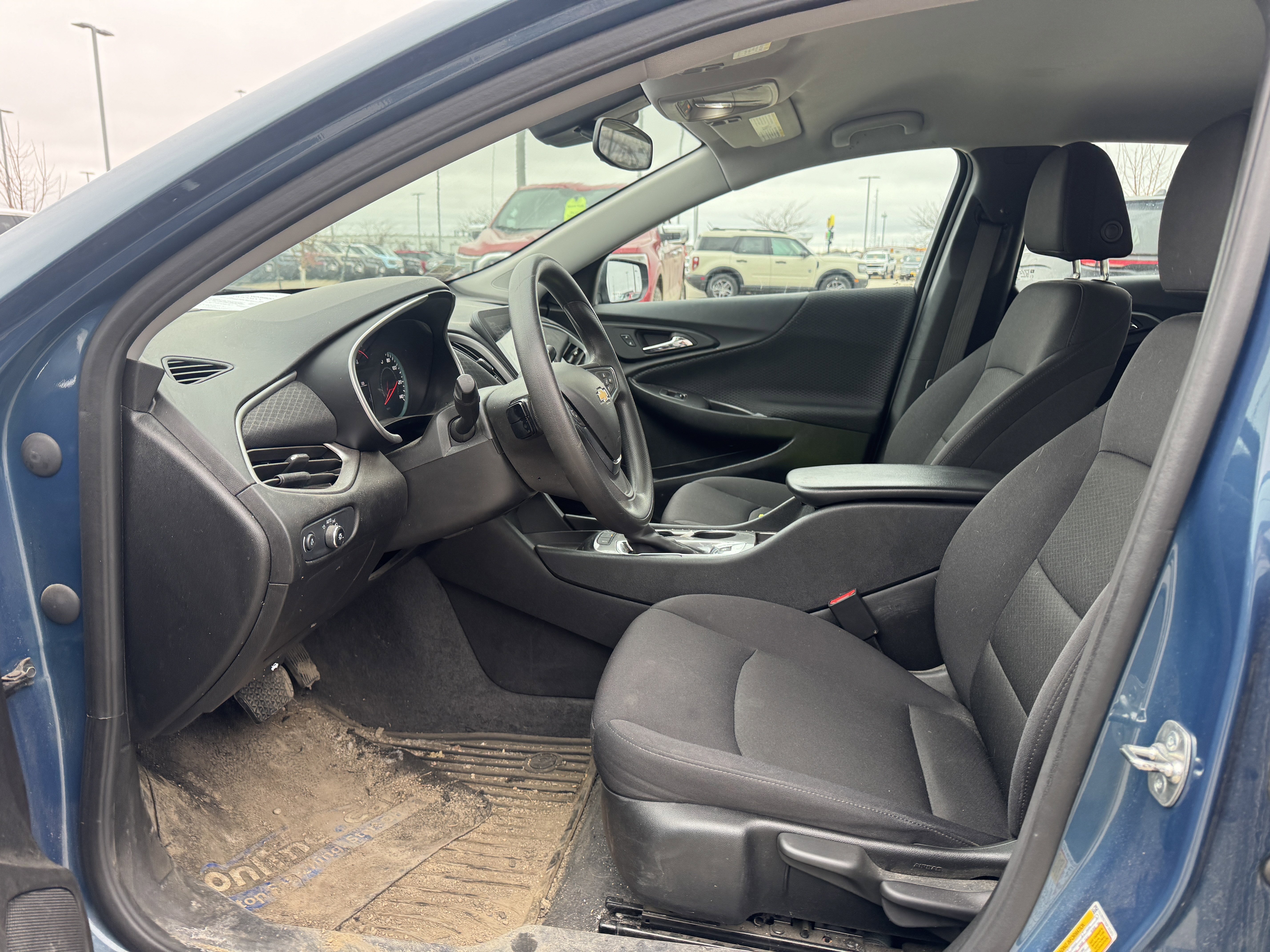 Used 2025 Chevrolet Malibu LS image 5