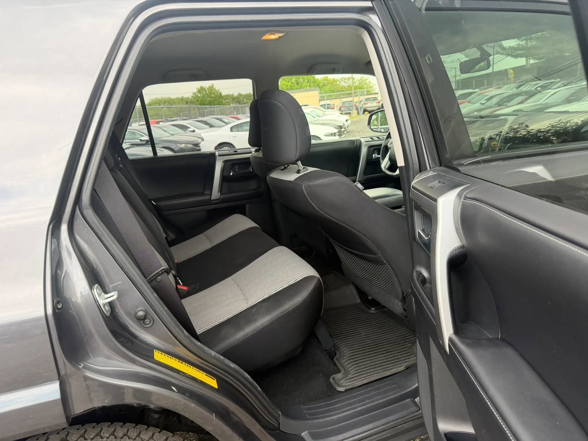 Used 2016 Toyota 4Runner SR5 AWD/4WD image 13