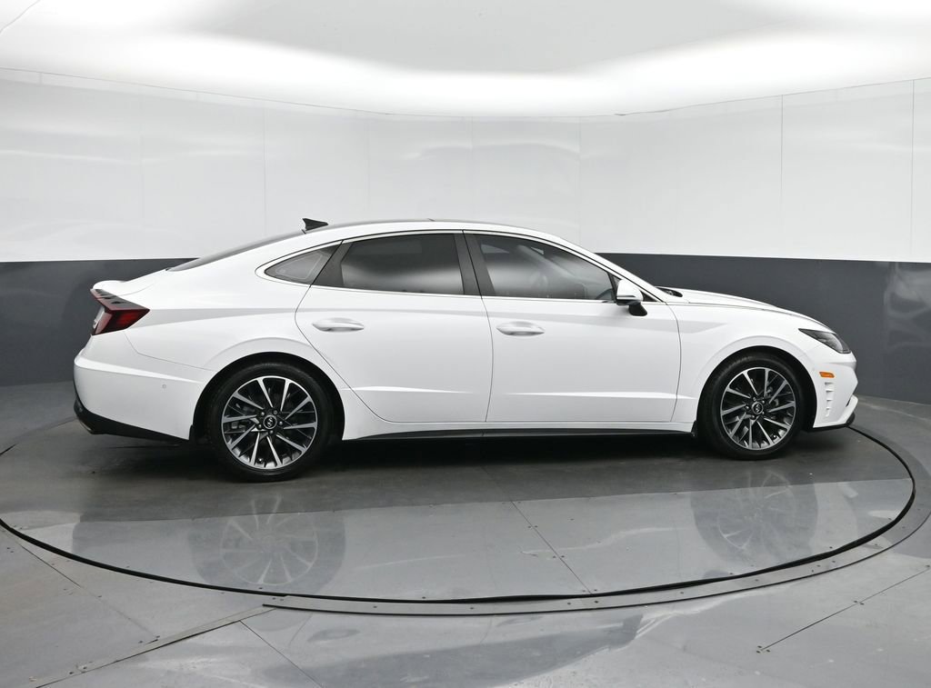 Used 2023 Hyundai Sonata Limited w/ Preferred Accessory Package FWD image 8