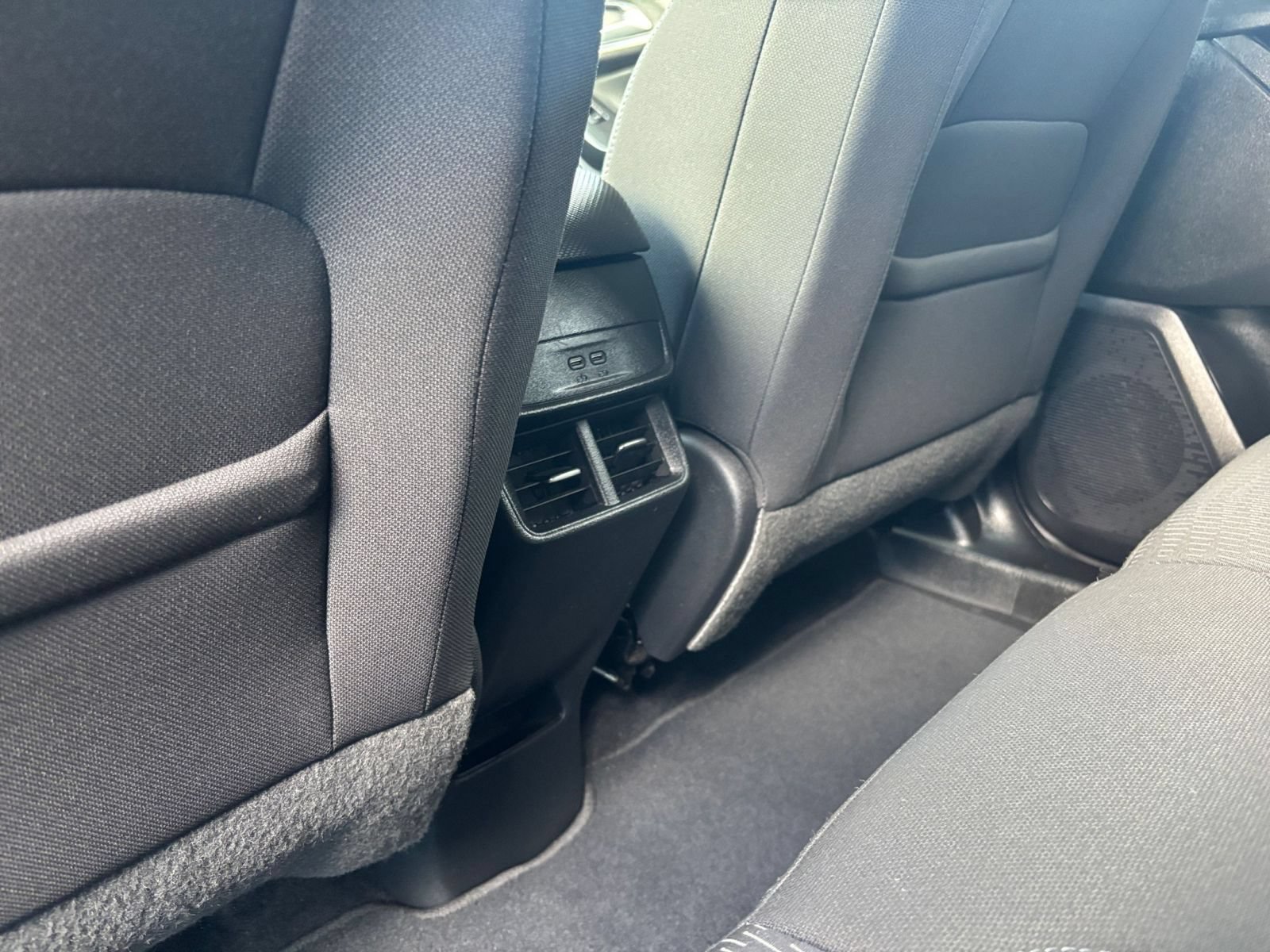 Used 2025 Chevrolet Equinox LT FWD image 20