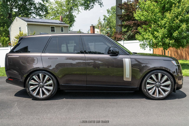 Used 2025 Land Rover Range Rover SV AWD/4WD image 9