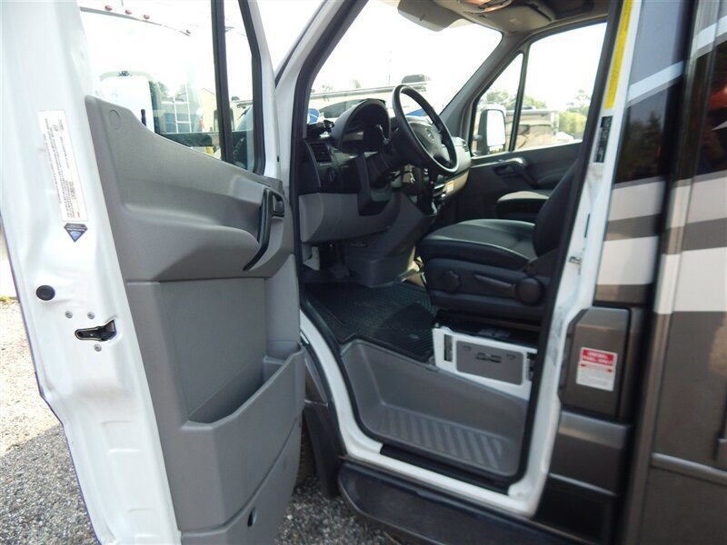 Used 2016 Mercedes-Benz Sprinter 3500 image 19