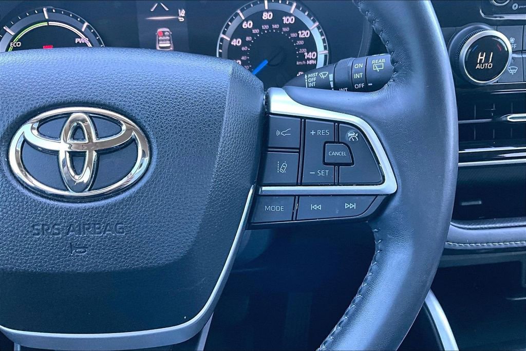 Used 2022 Toyota Highlander LE image 11